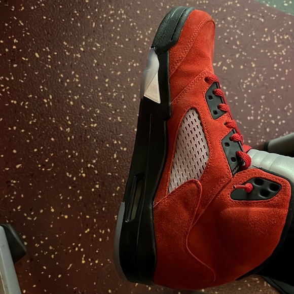 jordan retro 5 raging bull